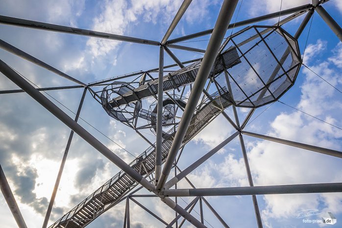 Wer bis zur höchsten Plattform des Tetraeders aufsteigen will, sollte schwindelfrei sein. (Foto: Eric Paul)